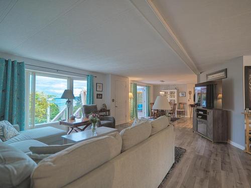 5218 Sunshine Coast Highway, Sechelt, BC 