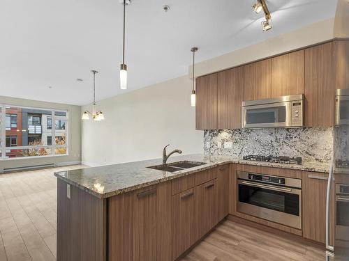 307 4307 Hastings Street, Burnaby, BC 