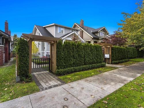 1824 W 12Th Avenue, Vancouver, BC 