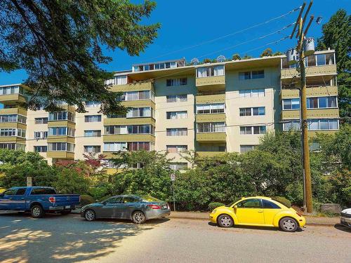 609 1425 Esquimalt Avenue, West Vancouver, BC 