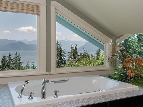 55 Creekview Place, Lions Bay, BC 