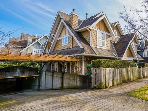 33 2688 Mountain Highway, North Vancouver, BC 