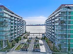 602 175 VICTORY SHIP WAY  North Vancouver, BC V7L 0G1