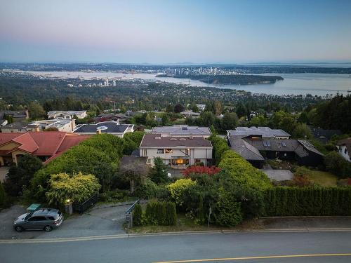 1591 Chartwell Drive, West Vancouver, BC 