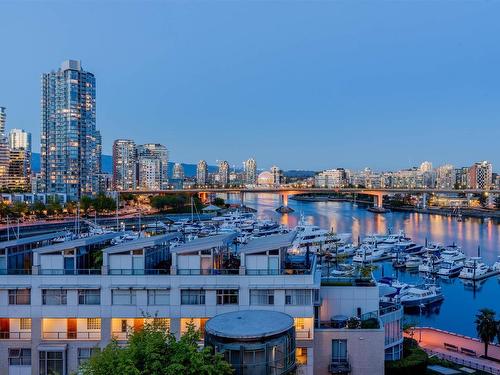 906 1288 Marinaside Crescent, Vancouver, BC 