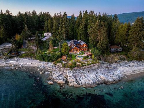 5871-5879 Sunshine Coast Highway, Sechelt, BC 