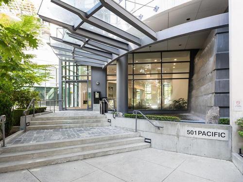 2301 501 Pacific Street, Vancouver, BC 