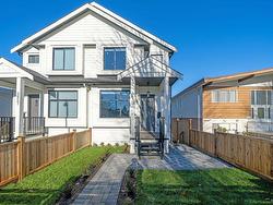 2859 E 16TH AVENUE  Vancouver, BC V5M 2L9