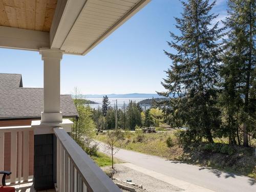 5438 Mccourt Road, Sechelt, BC 