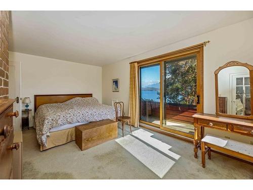 1124 Point Road, Gibsons, BC 