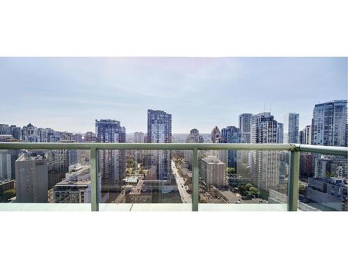 2403 1188 Howe Street, Vancouver, BC 