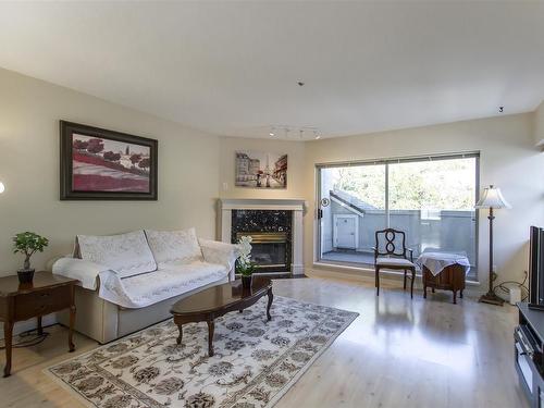 Ph2 668 W 16Th Avenue, Vancouver, BC 