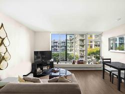 325 1783 MANITOBA STREET  Vancouver, BC V5Y 0K1