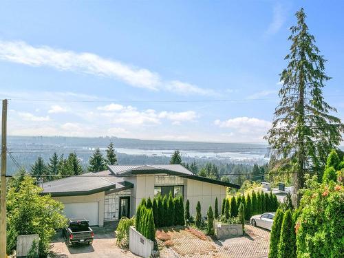 530 Craigmohr Drive, West Vancouver, BC 