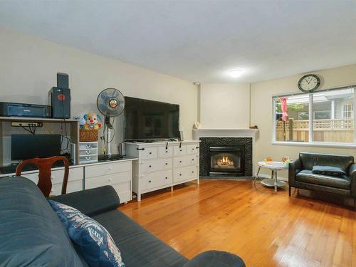 22 828 W 16Th Street, North Vancouver, BC 