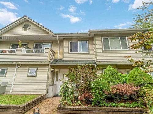 22 828 W 16Th Street, North Vancouver, BC 