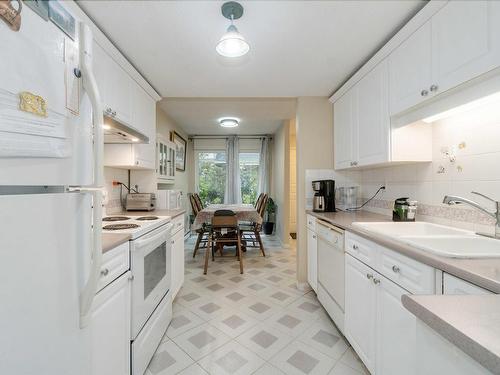 22 828 W 16Th Street, North Vancouver, BC 