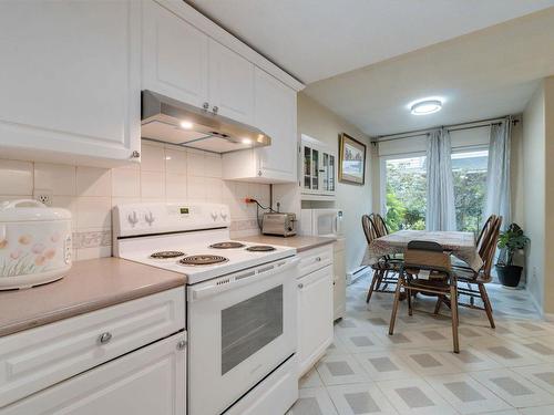 22 828 W 16Th Street, North Vancouver, BC 