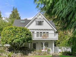 2511 MATHERS AVENUE  West Vancouver, BC V7V 2J2