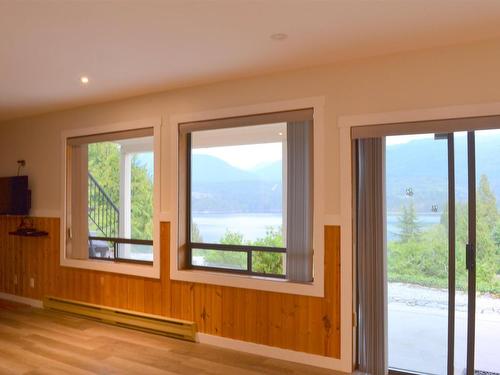 6154 Lookout Avenue, Sechelt, BC 