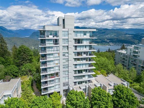 Ph5 9222 University Crescent, Burnaby, BC 