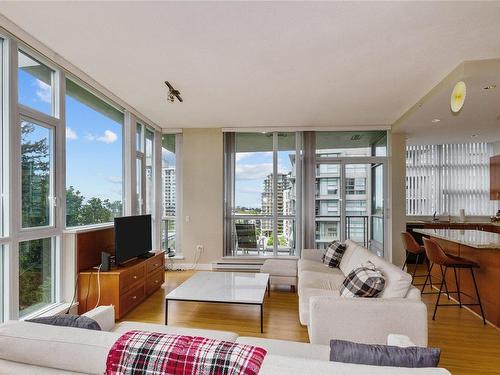 Ph5 9222 University Crescent, Burnaby, BC 