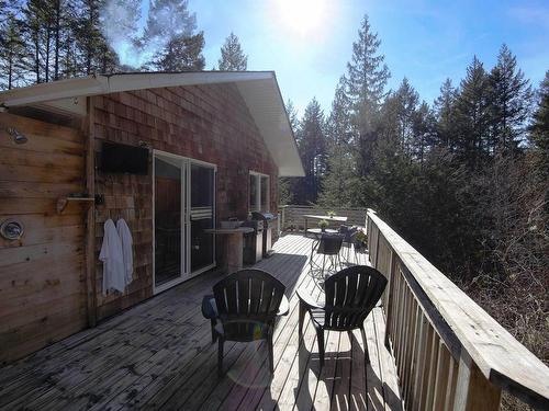 5887 Brooks Road, Halfmoon Bay, BC 