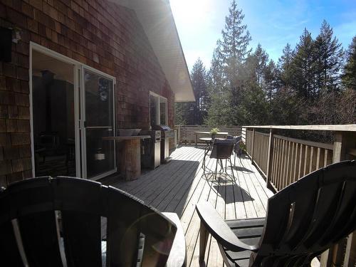 5887 Brooks Road, Halfmoon Bay, BC 