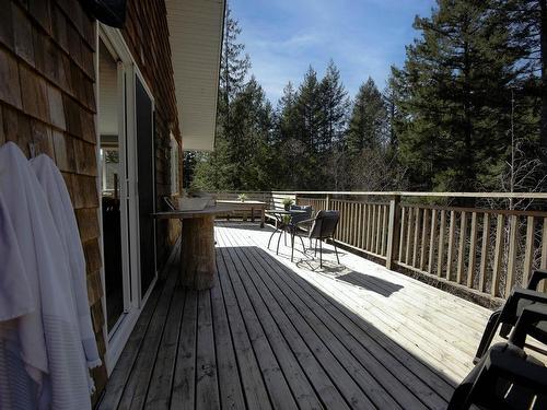 5887 Brooks Road, Halfmoon Bay, BC 