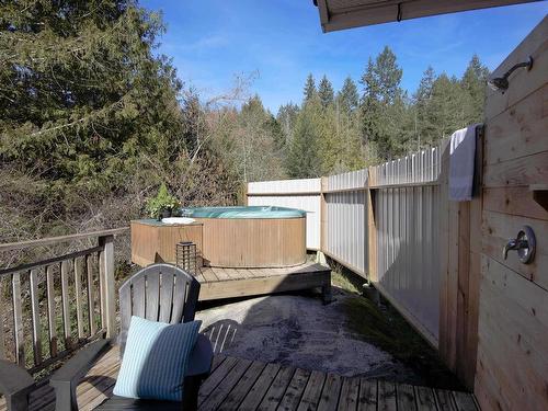 5887 Brooks Road, Halfmoon Bay, BC 