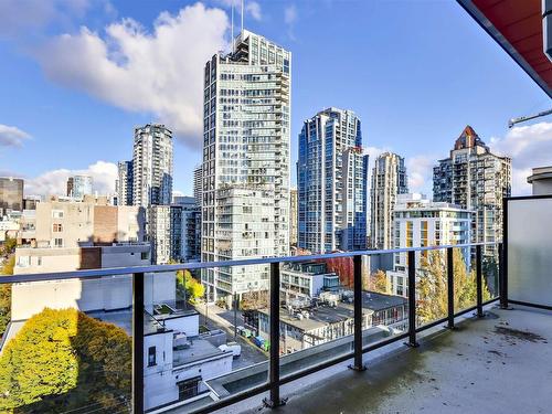 902 1325 Rolston Street, Vancouver, BC 