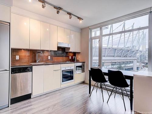 905 161 W Georgia Street, Vancouver, BC 