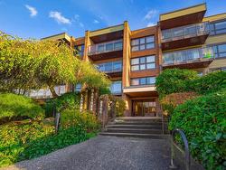 411 2366 WALL STREET  Vancouver, BC V5L 4Y1