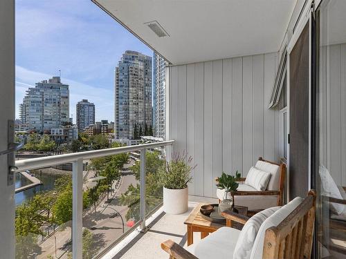 702 1077 Marinaside Crescent, Vancouver, BC 