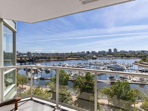 702 1077 Marinaside Crescent, Vancouver, BC 