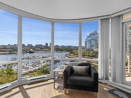 702 1077 Marinaside Crescent, Vancouver, BC 