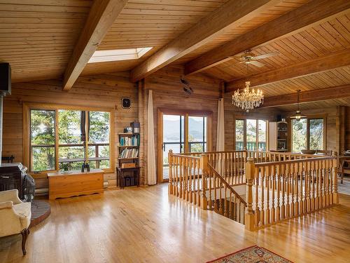 1684 Whitesails Drive, Bowen Island, BC 