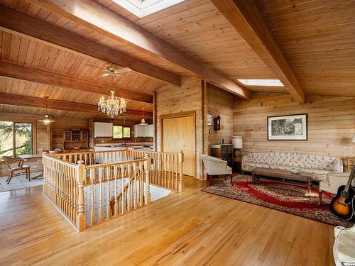 1684 Whitesails Drive, Bowen Island, BC 