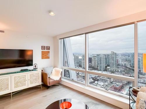 2705 1111 Richards Street, Vancouver, BC 