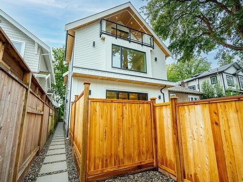 1 39 W 22Nd Avenue, Vancouver, BC 