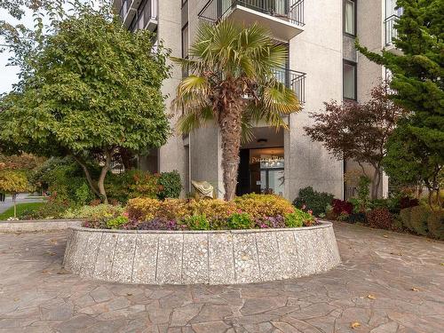 901 1575 Beach Avenue, Vancouver, BC 