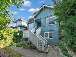 652-654 W 24TH AVENUE  Vancouver, BC V5Z 2B6