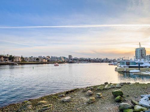 3002 1199 Marinaside Crescent, Vancouver, BC 