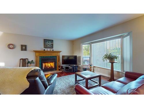 5619 Curtis Place, Sechelt, BC 