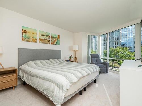 1288 Marinaside Crescent, Vancouver, BC 