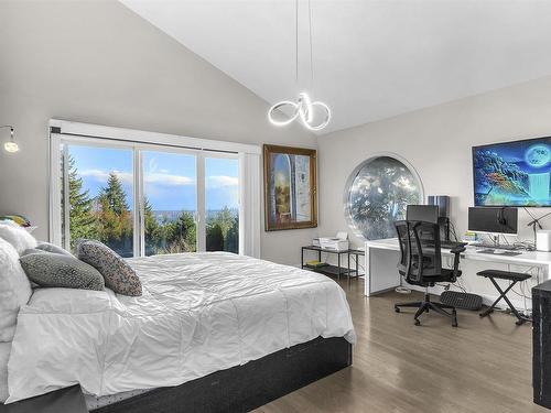 1135 Groveland Court, West Vancouver, BC 