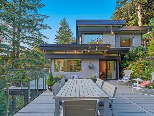 4125 Burkeridge Place, West Vancouver, BC 