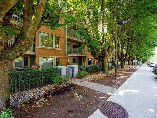 126 119 W 22Nd Street, North Vancouver, BC 