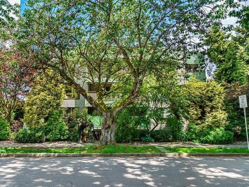 401 1717 Haro Street, Vancouver, BC 