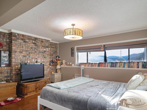 7629 Sechelt Inlet Road, Sechelt, BC 